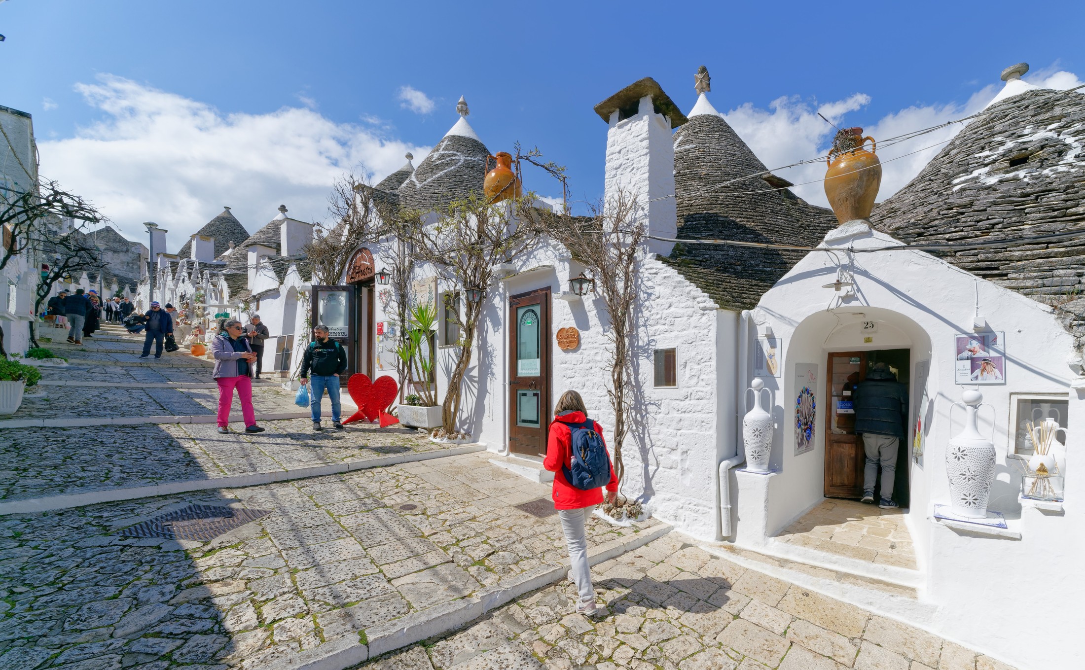 1966 wurden die Trulli in Alberobello UNESCO-Weltkulturerbe. | Alberobello in Italy