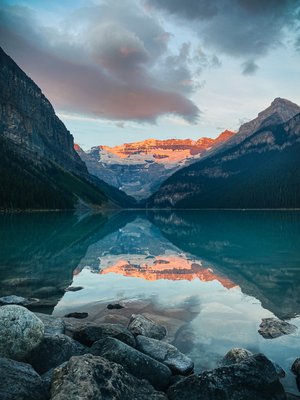 Photo of Lake Louise in Canada